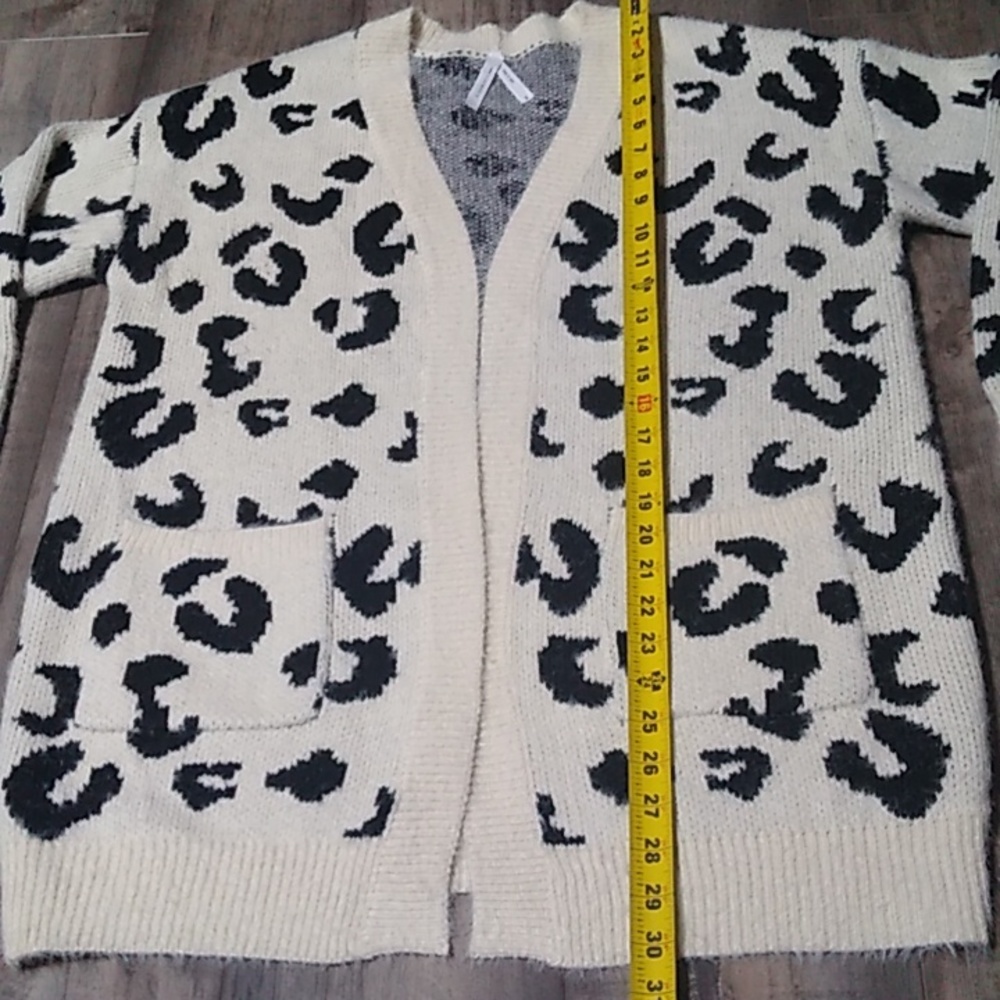 Dreamers by Debut Leopard Cheetah Print Cardigan Sweater Shrug Size M/L - Picture 7 of 11